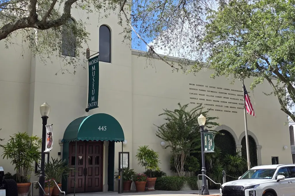 Entrada del Morse Museum of American Art en Winter Park