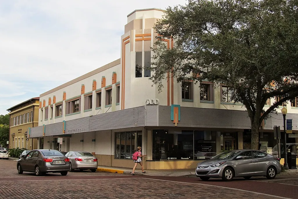 Edificio de tiendas en Park Avenue, en el centro de Winter Park