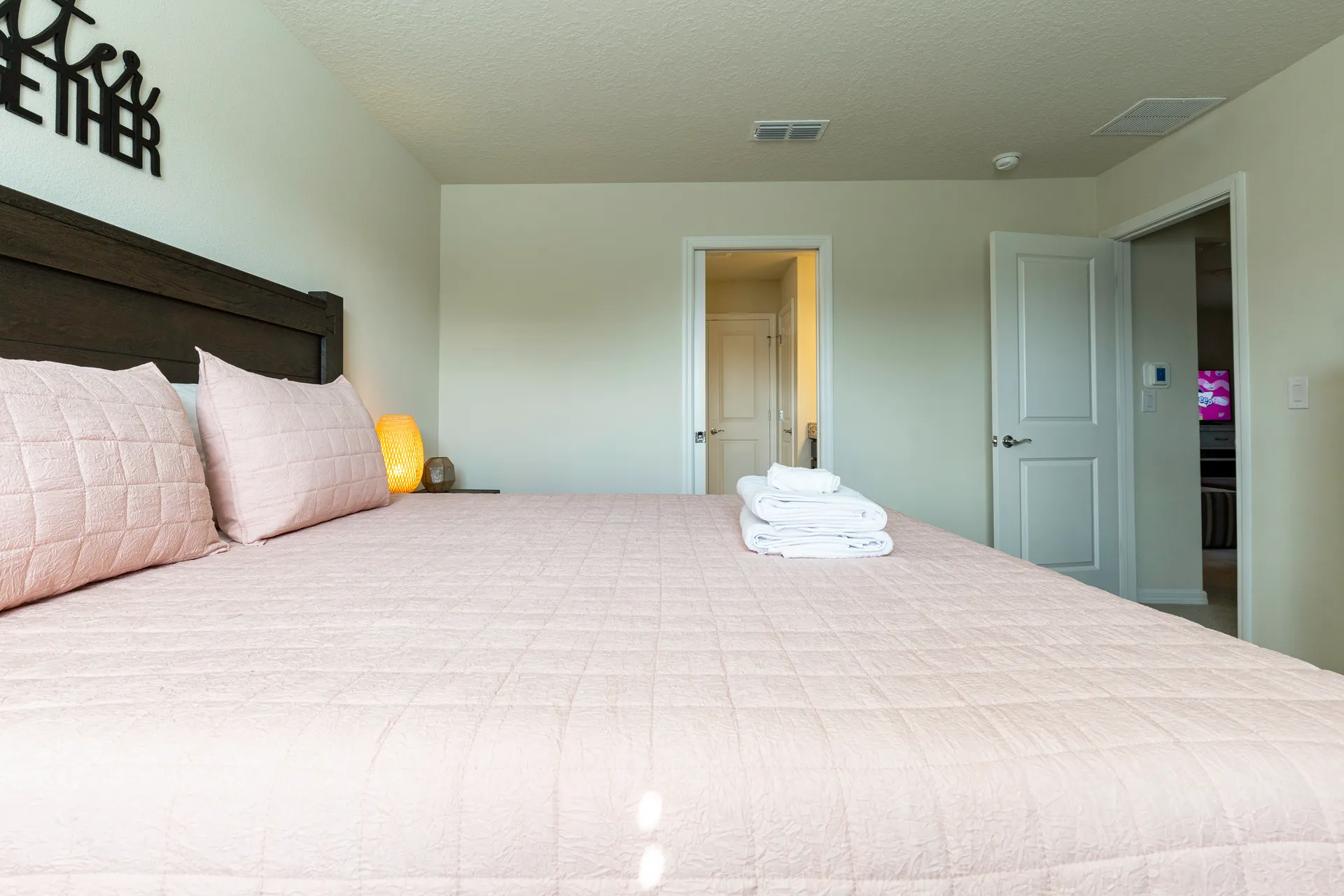 Dormitorio King Oscuro Puertas